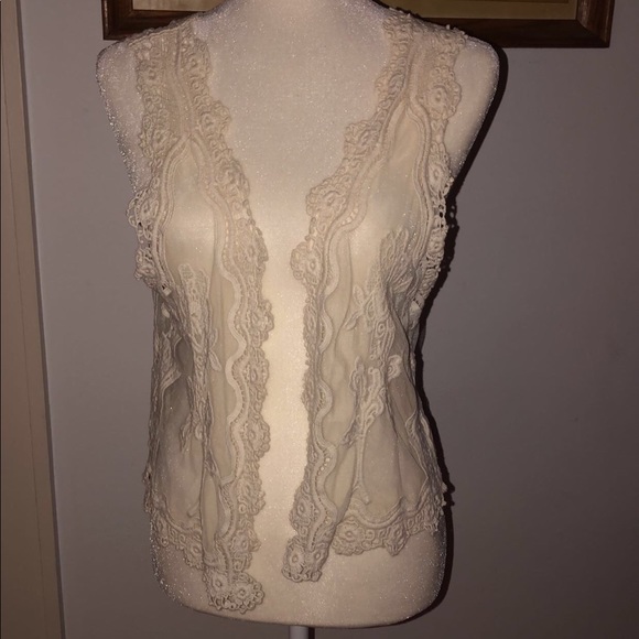 Lace vest - Picture 1 of 3